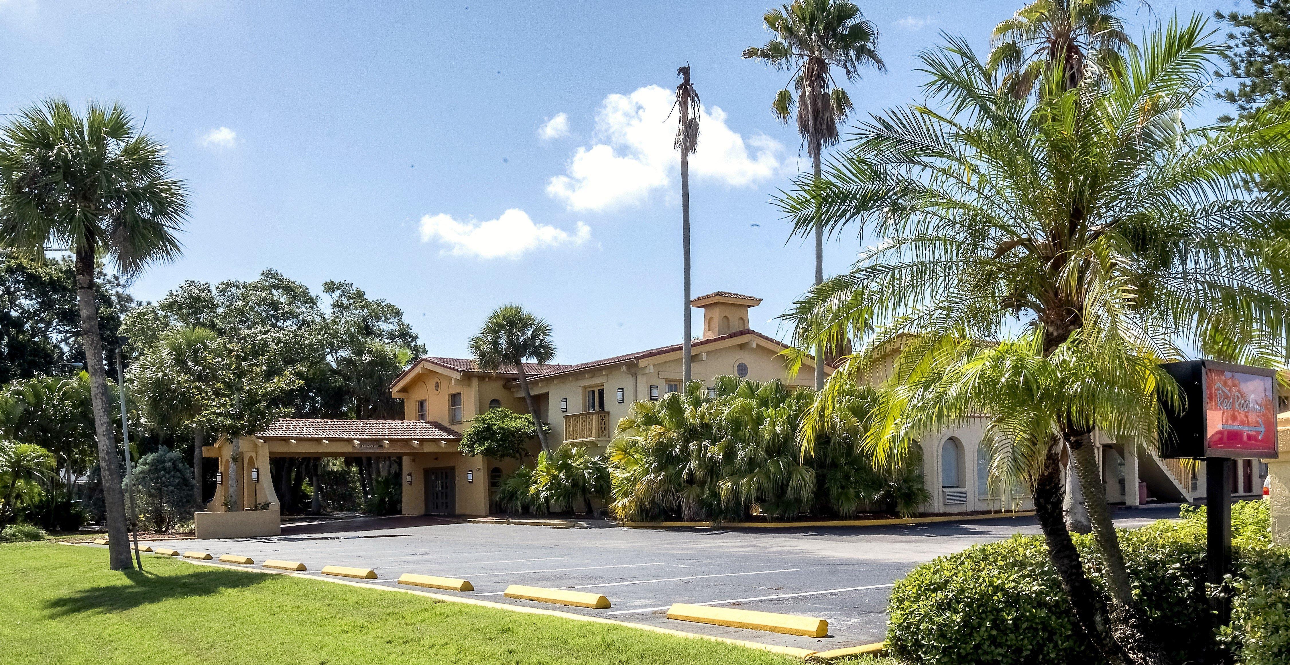 Red Roof Inn Tampa Bay - Сент-Питерсберг Экстерьер фото