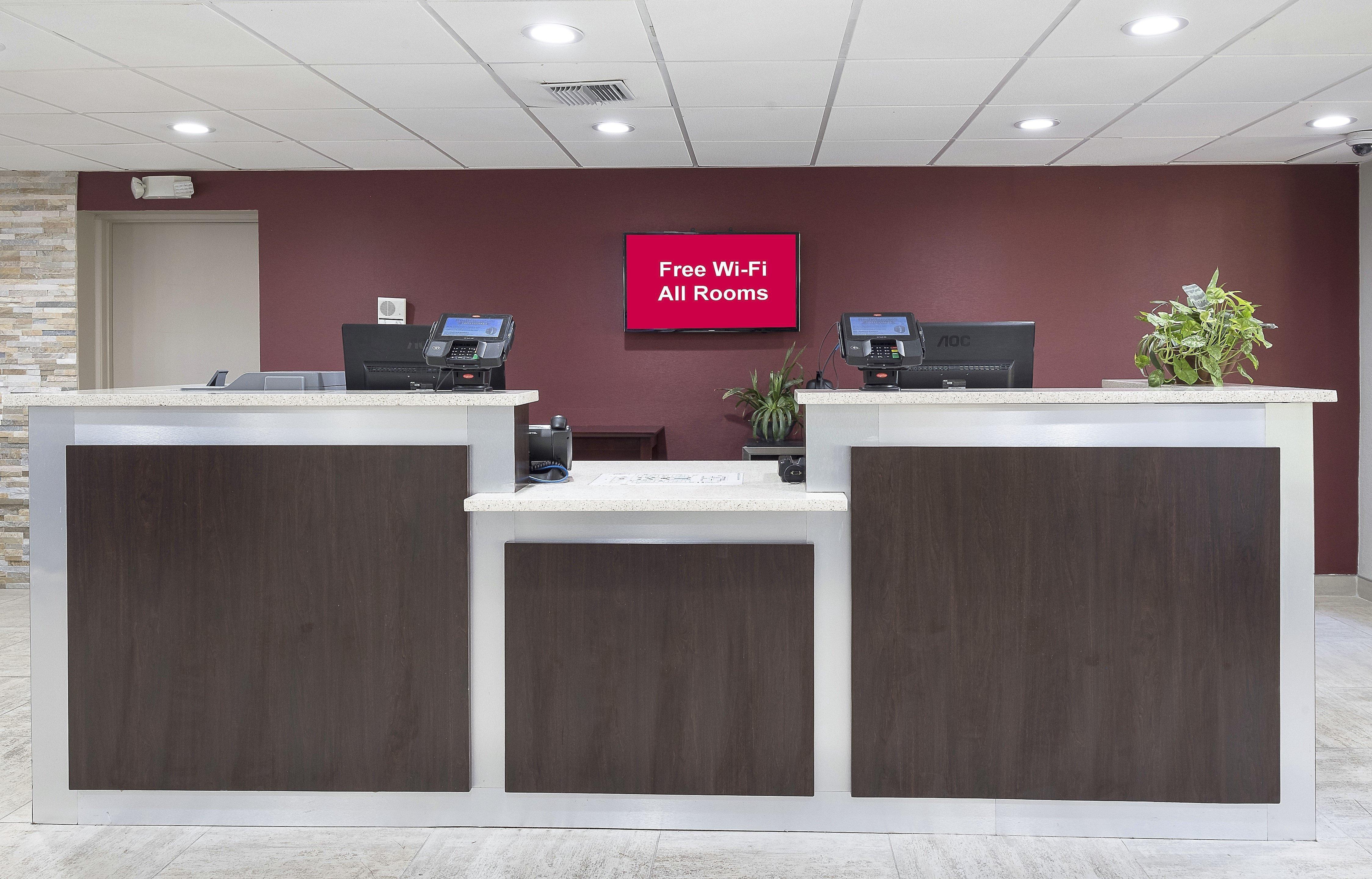 Red Roof Inn Tampa Bay - Сент-Питерсберг Экстерьер фото
