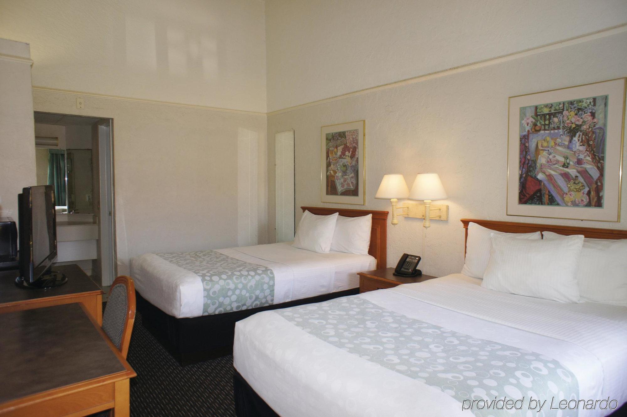 Red Roof Inn Tampa Bay - Сент-Питерсберг Экстерьер фото