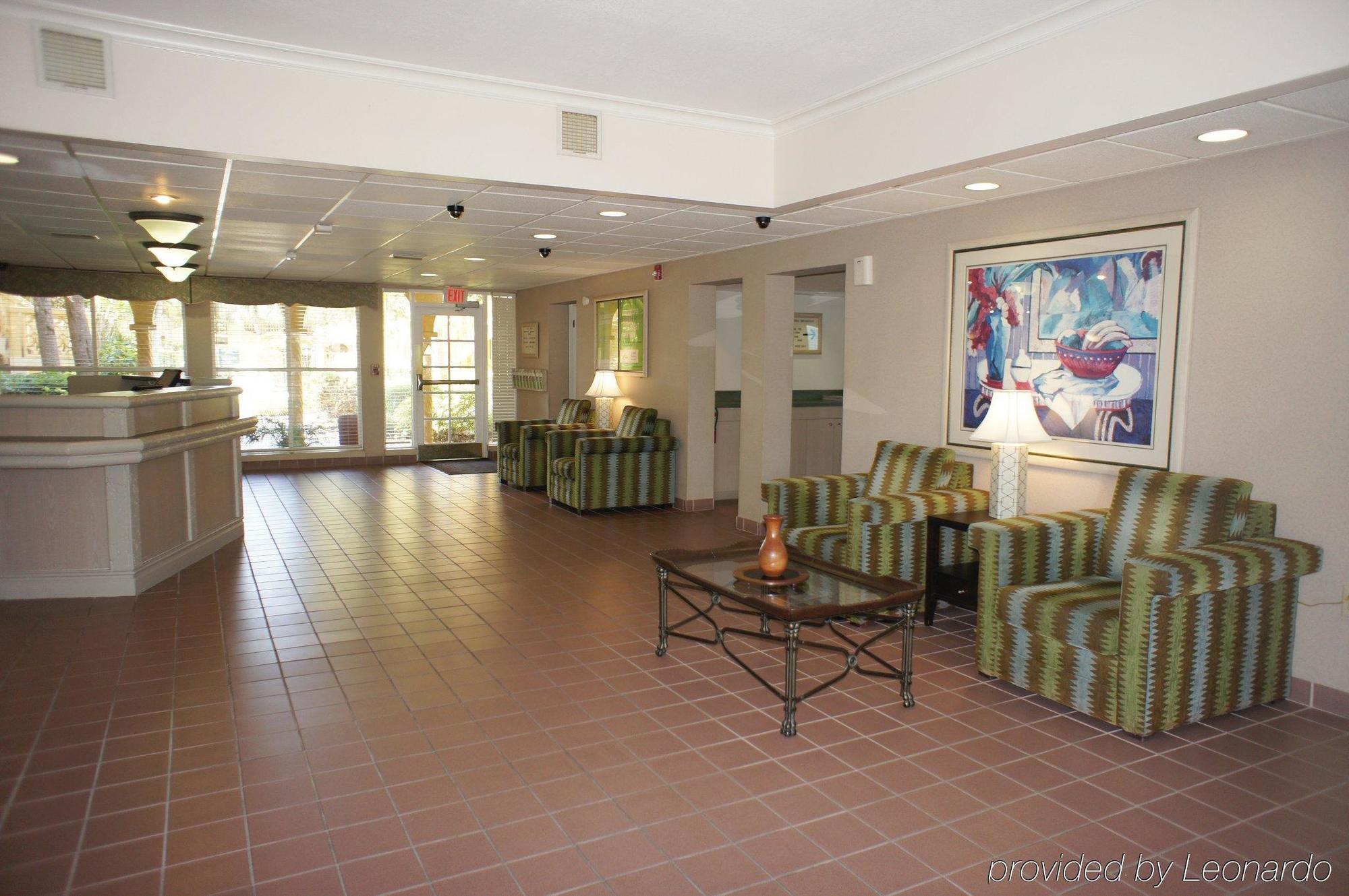 Red Roof Inn Tampa Bay - Сент-Питерсберг Экстерьер фото